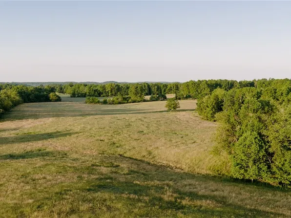 Apollo Rd NE, Salineville, OH 43945