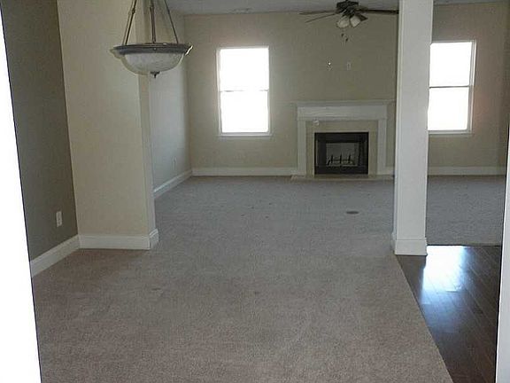 3rd image of 9 Greenfield Dr
