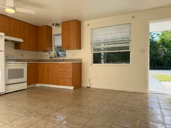 38610 9th Ave, Zephyrhills, FL