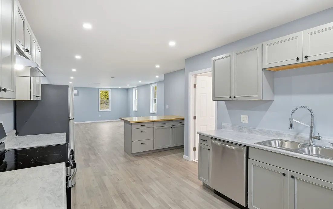 3 bed, 1250 sqft, $2,300 — Photo 1