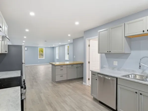 25 Bourne St #A, Three Rivers, MA 01080