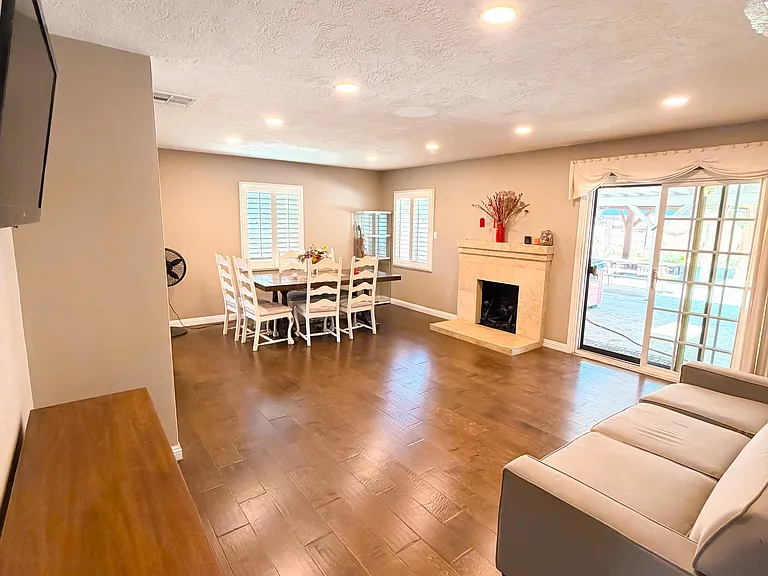 1521 W Kimberly Ave — Photo 3