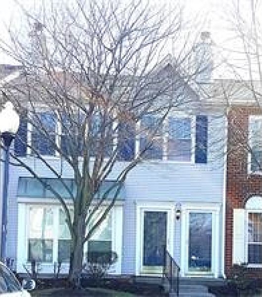 1st image of 119 Gregory Ln