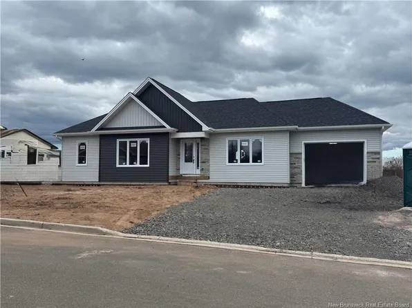 60 Mollins Cres, Moncton, NB E1E 4L6