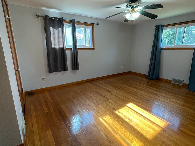 904 Pratt Dr — Photo 15