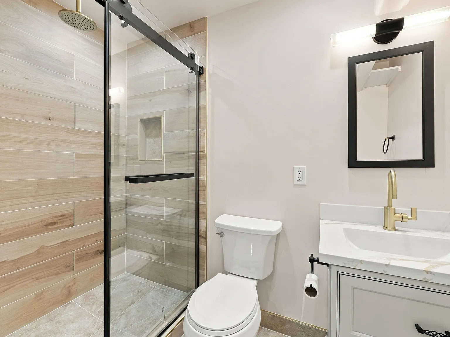 Studio, 450 sqft, $3,000 — Photo 3