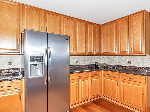 4th image of 4930 E 78th St