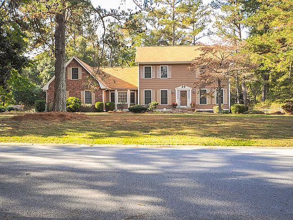 2nd image of 2595 Kinnett Dr