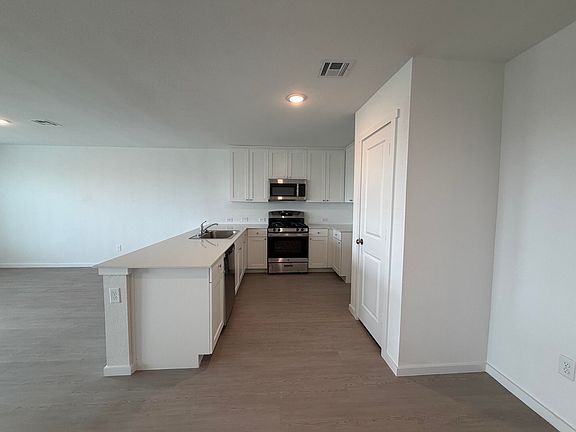 4th image of 2109 Edgewood St