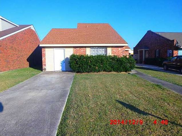 1st image of 7 Petit Bayou Ln