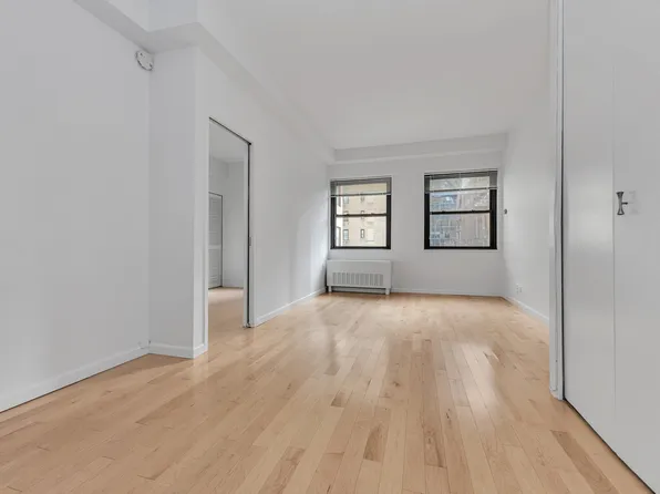 58 West 58th Street image 2 of 7