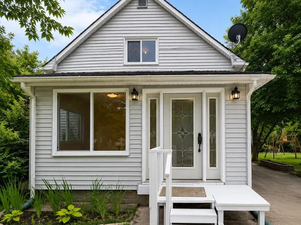 97 N Merrimac St, Pontiac, MI 48340