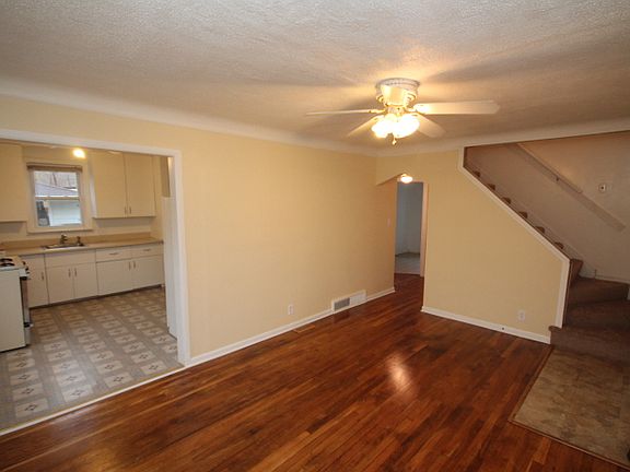 3rd image of 2101 Barrett Ave