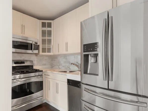 555 Lenox Avenue image 3 of 9