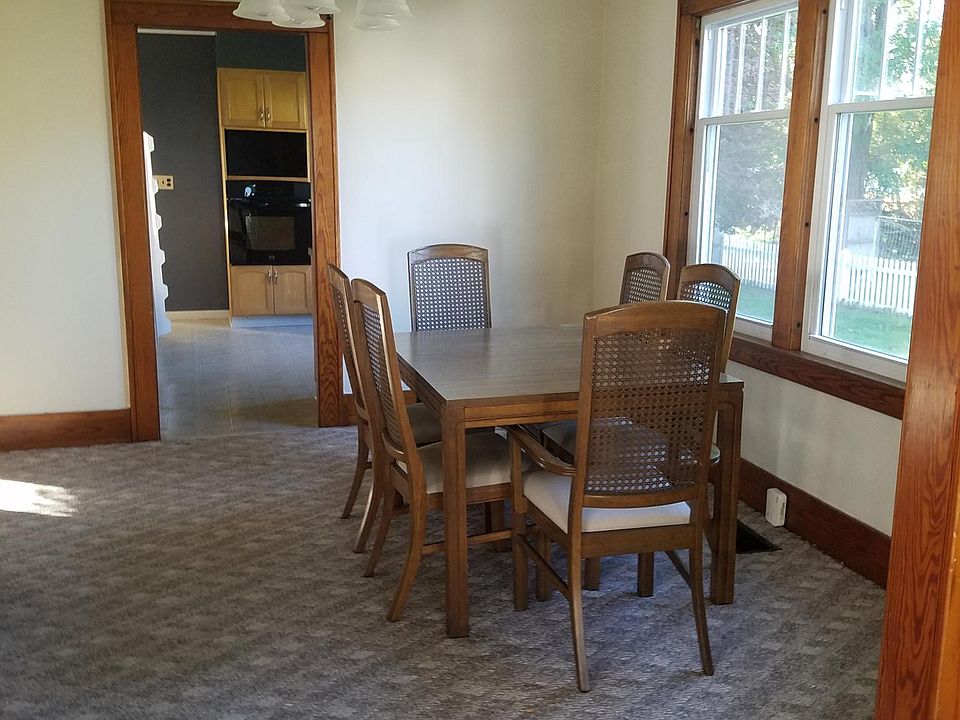 2nd image of 30 Maple St
