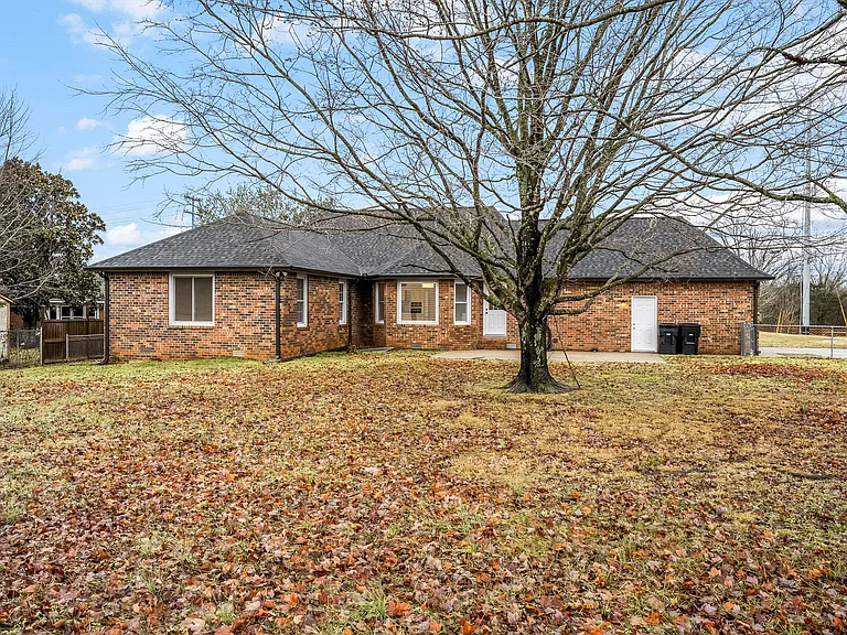 1015 Brinkley Rd — Photo 42