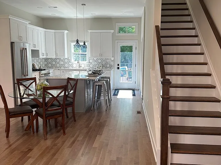 111-117 Thornton Ln — Photo 25