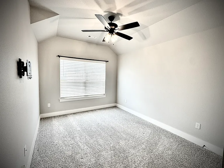 1903 E Hudson Dr — Photo 15