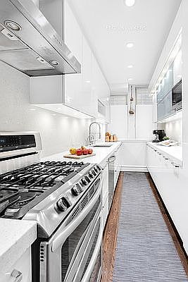 4th image of 290 W End Ave #1A