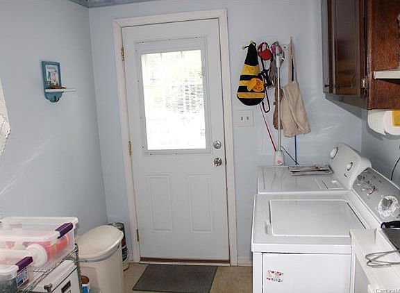 3rd image of 212 Ogden Dr