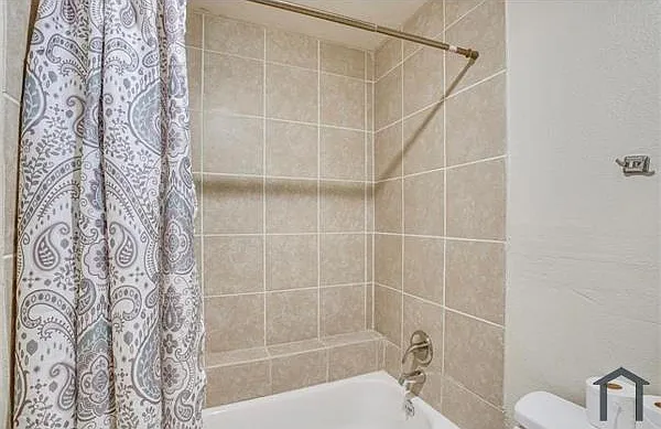 4701 Bayport Dr — Photo 14