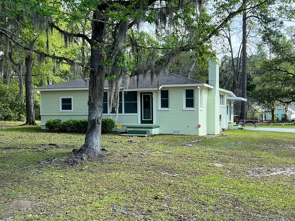 1835 Hodgeville Rd