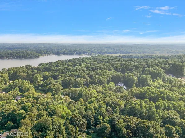 11894 Scenic Valley, Davisburg, MI 48350