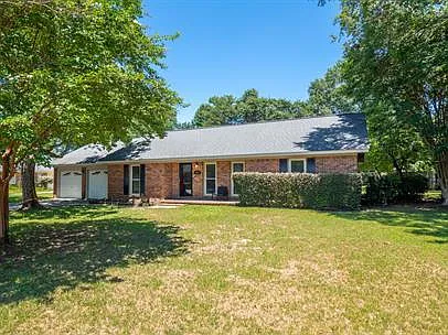 3 bed, 2.0 bath, 1824 sqft, $1,900 — Photo 3