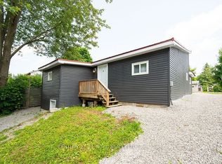 303 Moffat St #3, Orillia, ON L3V 4E9
