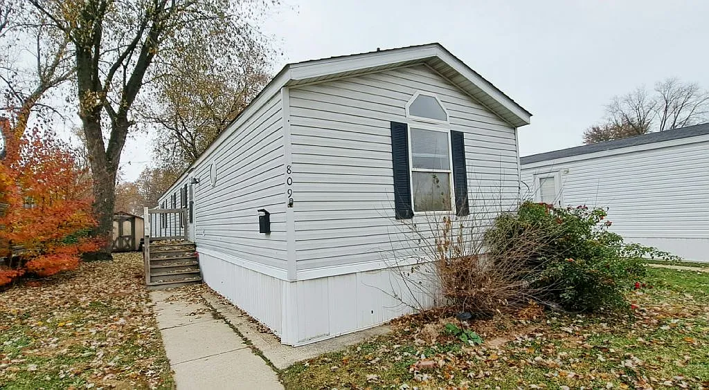 809 Bridge St #809 photo 1