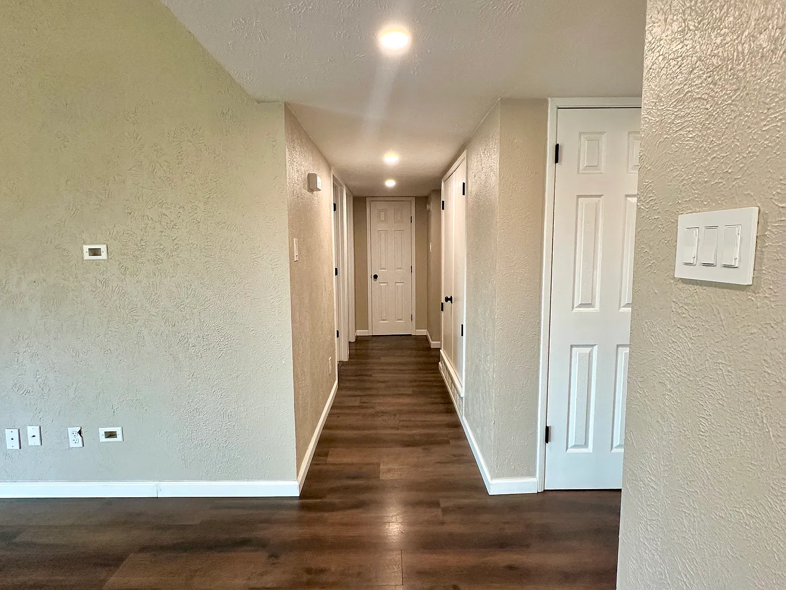 3 bed, 1930 sqft, $2,675 — Photo 4