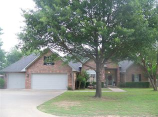 1402 Maxey Dr, Muskogee, OK 74403