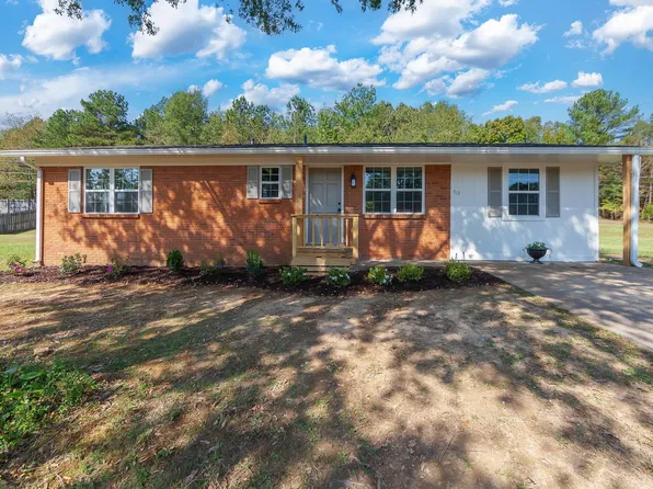 717 Blue Bonnett Ln, Bolivar, TN 38008