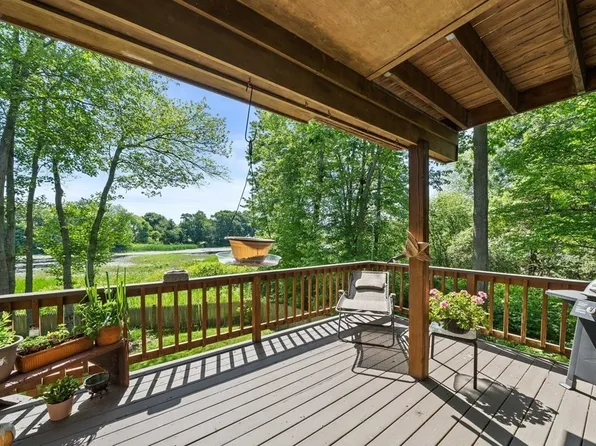 88 Greenvale Ave, Weymouth, MA 02188