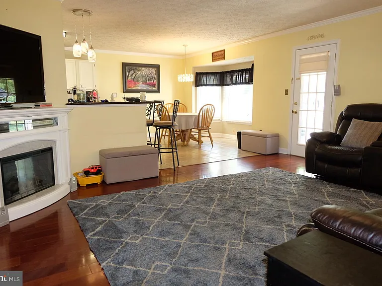 1000 Elbridge Way — Photo 3