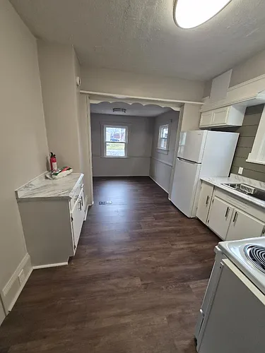 323 Bedford Ave NW Photo 1