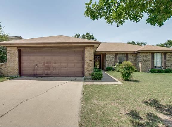 2nd image of 636 Evelyn Ln