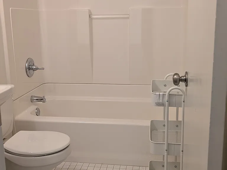 1101 Wade Ave #C — Photo 6