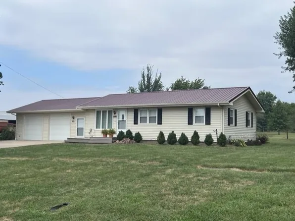 801 W McGaughy St, Hamilton, MO 64644