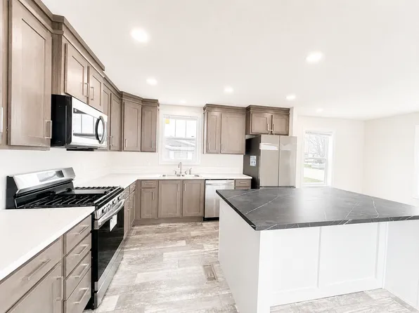 23635 W Lakepoint Dr #171, Channahon, IL 60410