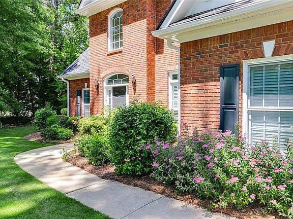 4th image of 110 Pond View Point