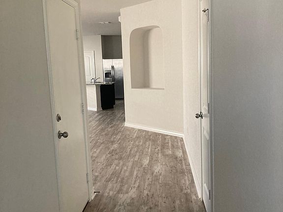 2nd image of 2822 Davis Trce