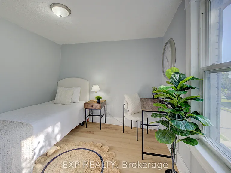 63 Brook St #UPPER — Photo 9