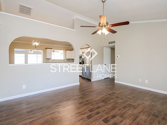3rd image of 2736 E Juanita Ave