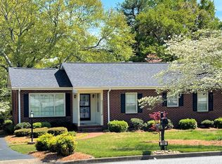 206 Hillside Dr, Greer, SC 29651