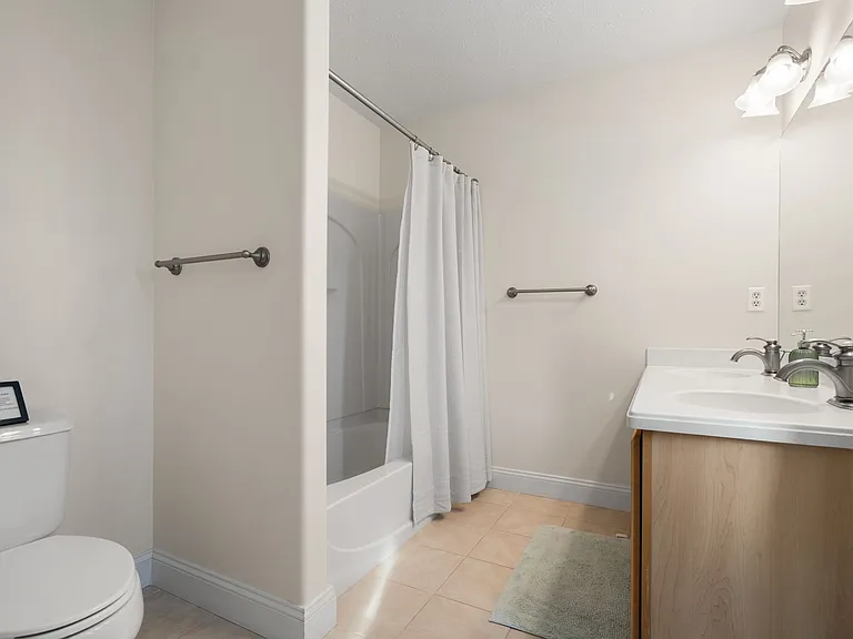 100 Hope St #210 — Photo 12