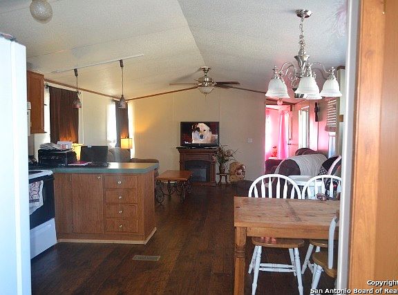 4th image of 687 Panther Hollow Dr
