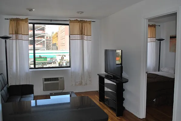 Rented by KVNY Soho | media 96