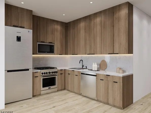 225 Broad St #1-E, Elizabeth City, NJ 07201