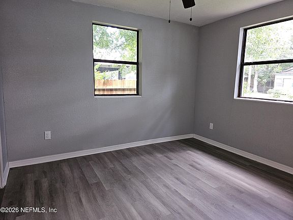 4th image of 1407 W 31st St
